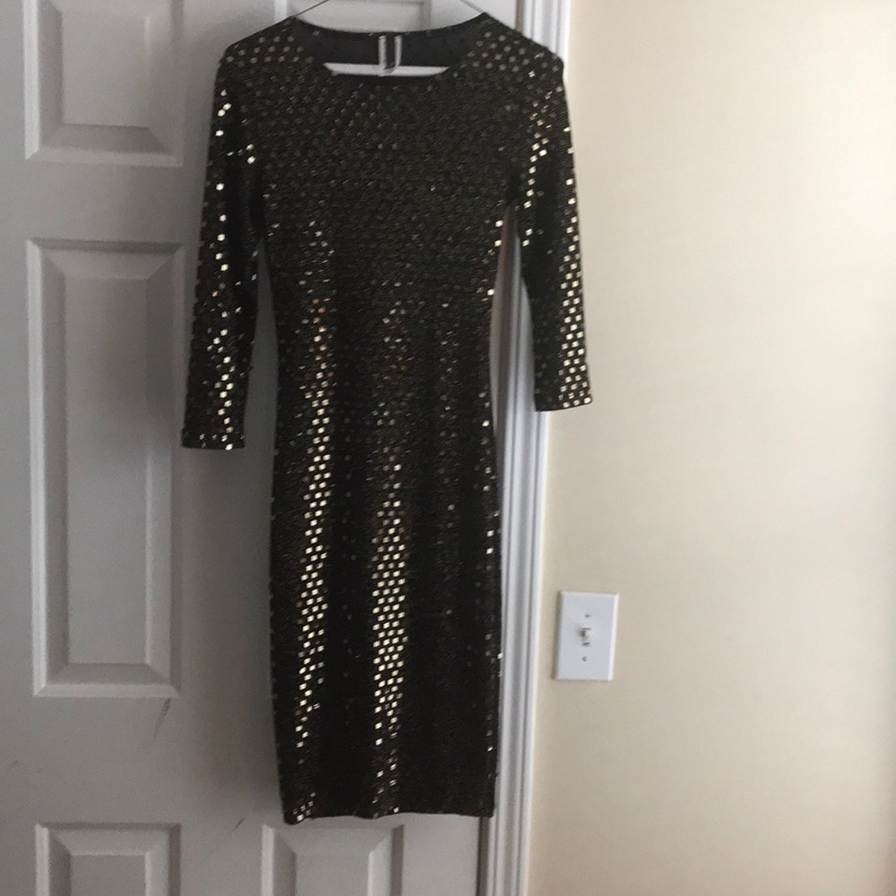 Dress with sequin